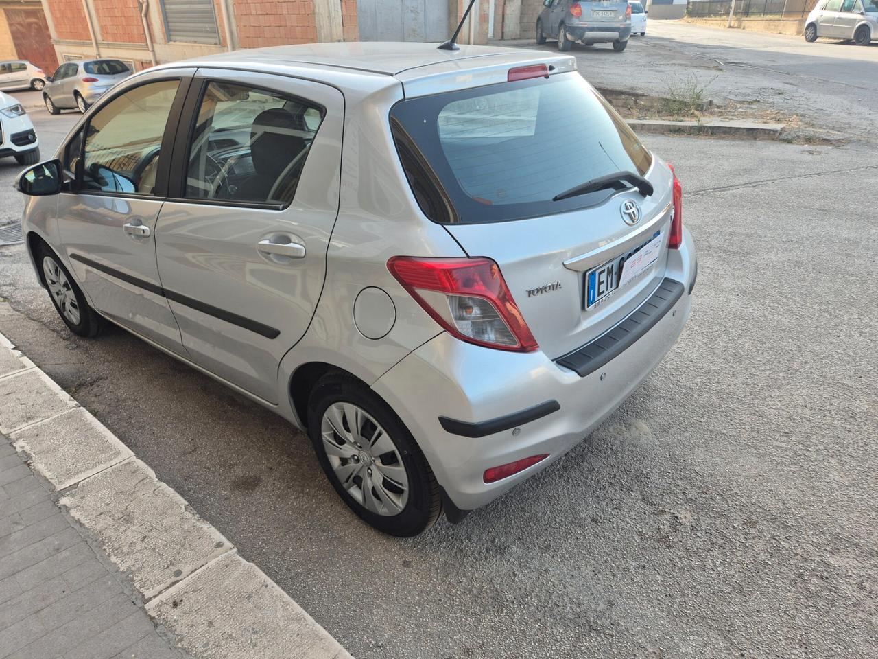 TOYOTA YARIS 1.0 BENZ 69 CV 5 PORTE KM 120000 CERT telecam