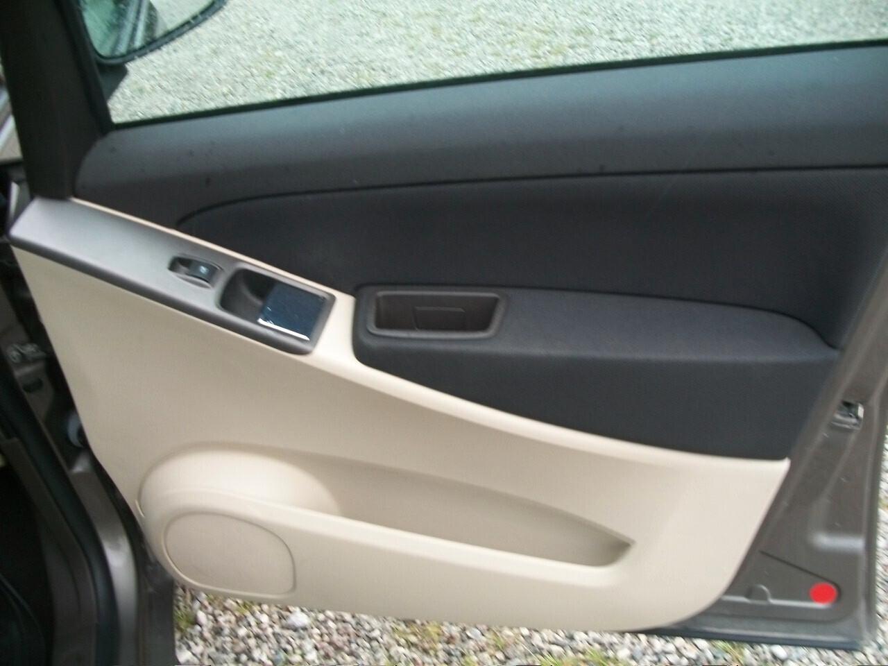 Lancia MUSA 1.3 Multijet 16V 90 CV Oro SI NEOPATENTATI GARANZIA UN ANNO SOSTITUITO MOTORE ATUALMENTE KM 87500 EURO 04 CC 1248 MULTIGET