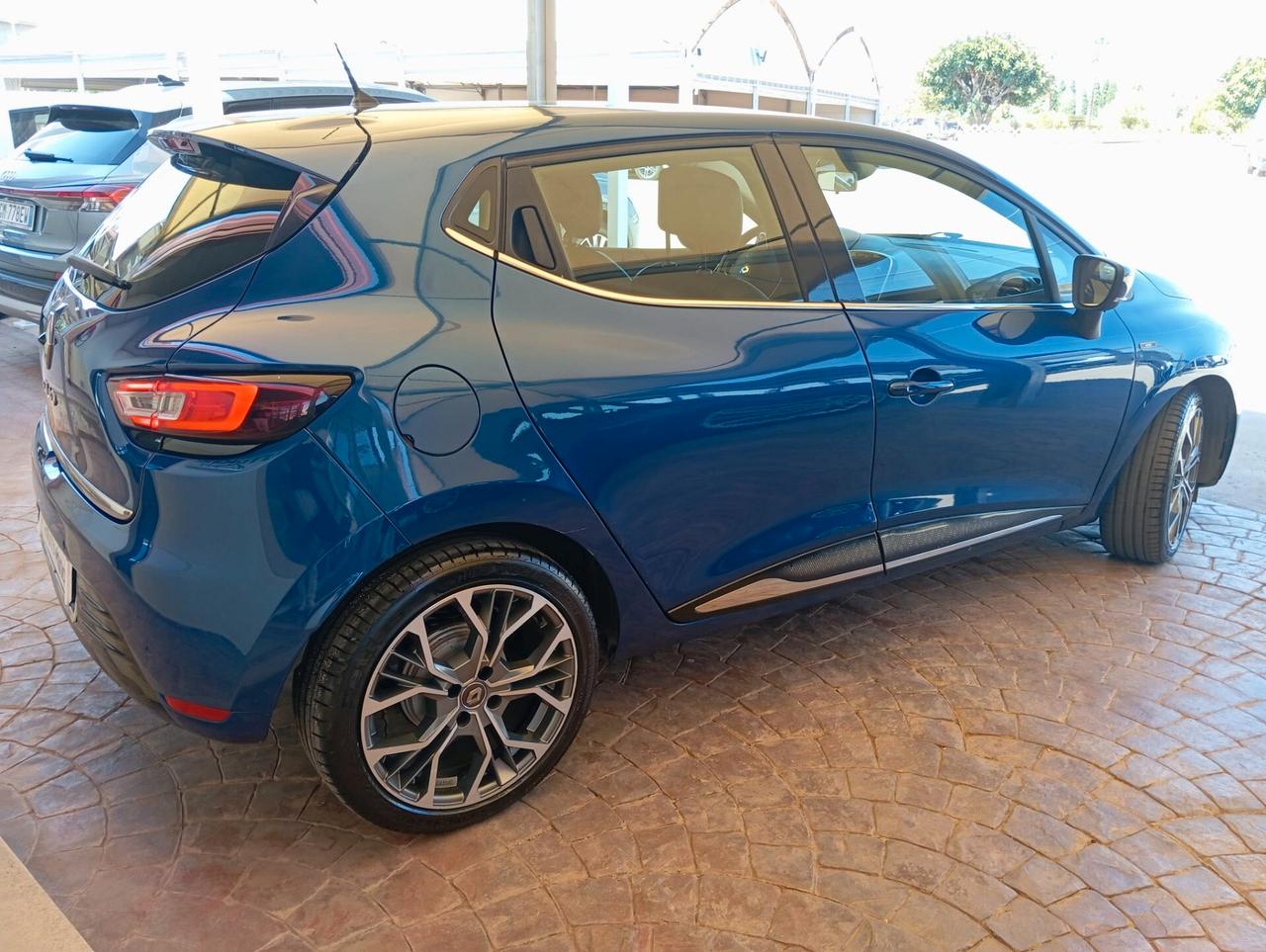 Renault Clio dCi 8V 75 CV 5 porte Moschino Life