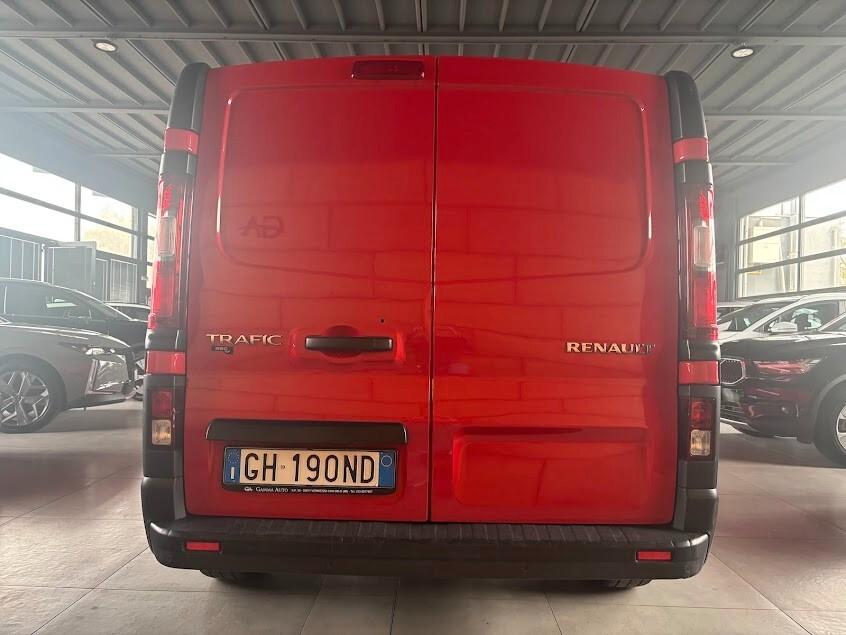 RENAULT TRAFIC 2.0 dCi 120CV L2 H1