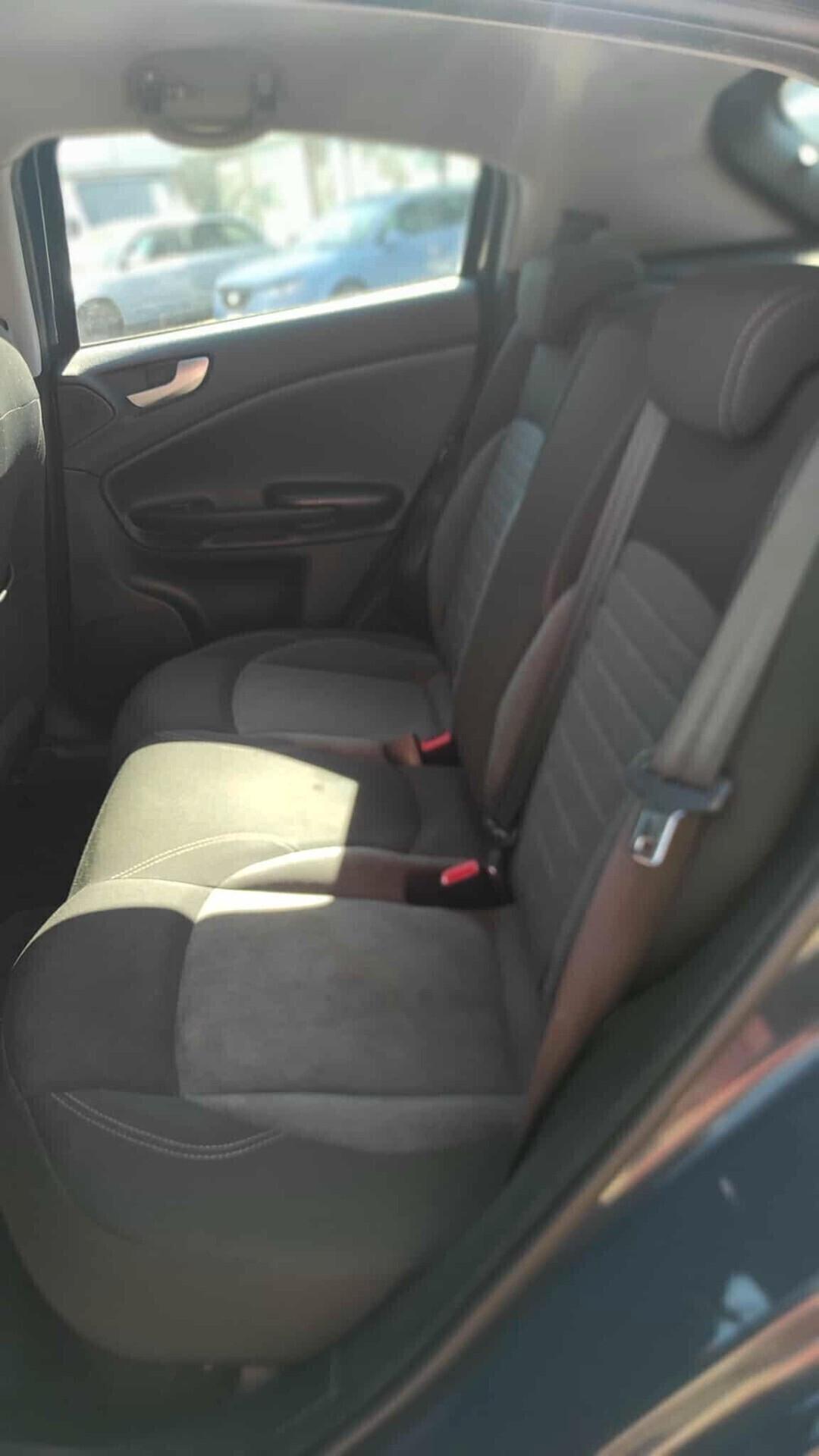 Alfa Romeo Giulietta 1.6 Diesel 120 CV Business Euro 6 – Navi – Sensori PDC