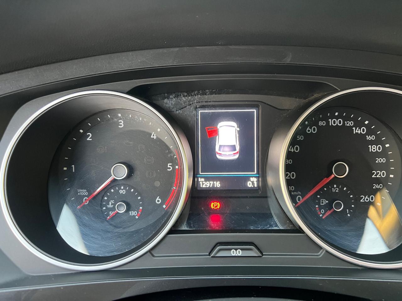 Volkswagen Tiguan 1.6 TDI R-Line 2018 full full
