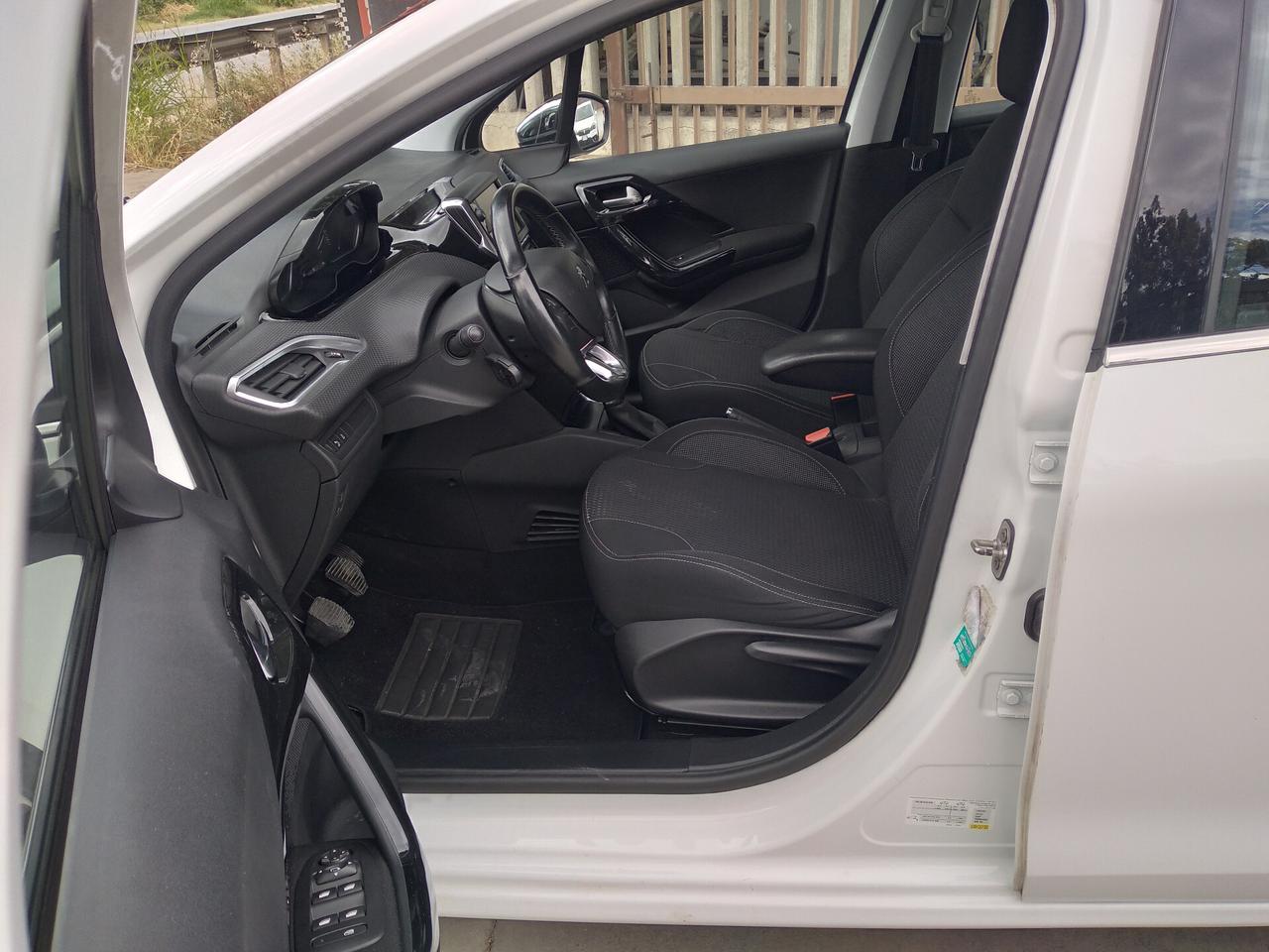 Peugeot 208 BlueHDi 75 5 porte Allure
