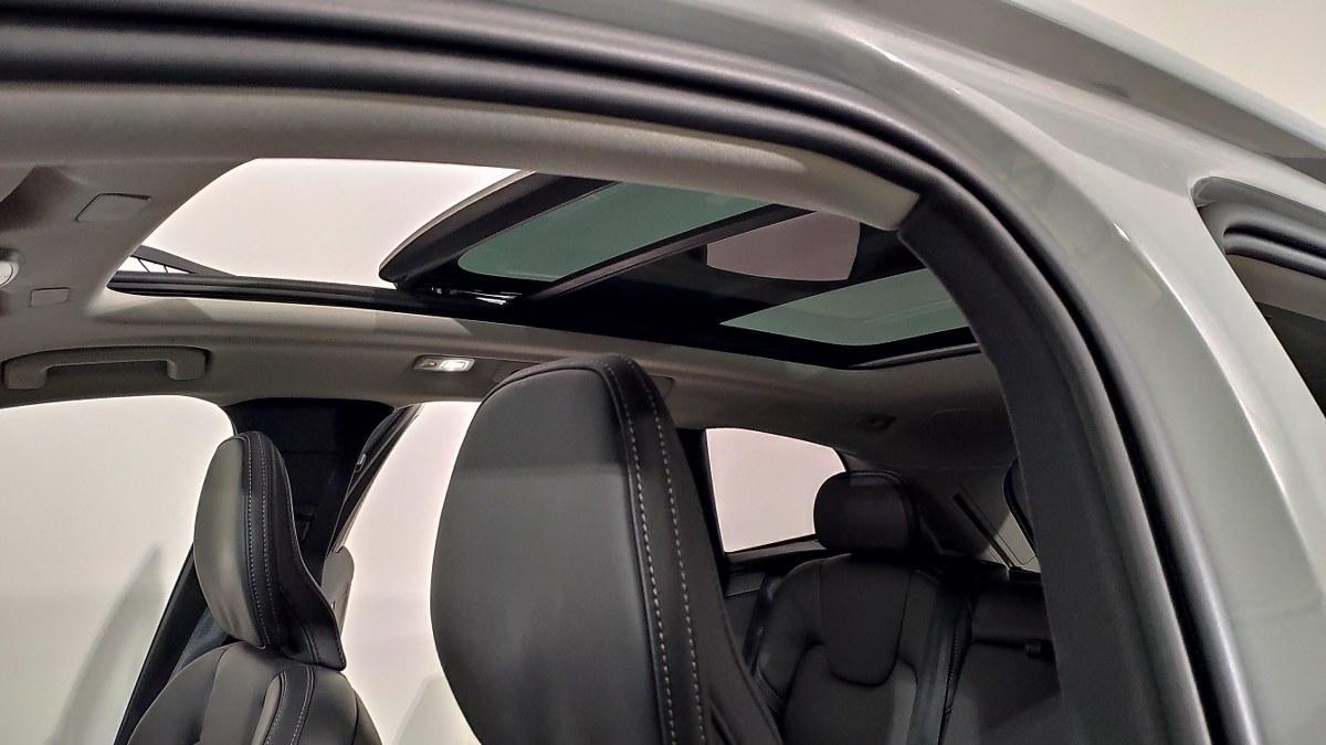 VOLVO Xc60 T8 Recharge Plug-In Hybrid Awd Aut. Ultimate Dark