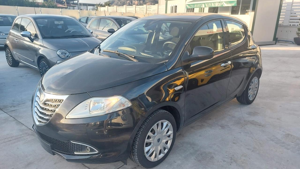 Lancia Ypsilon 1.2 69 CV 5 porte 2014