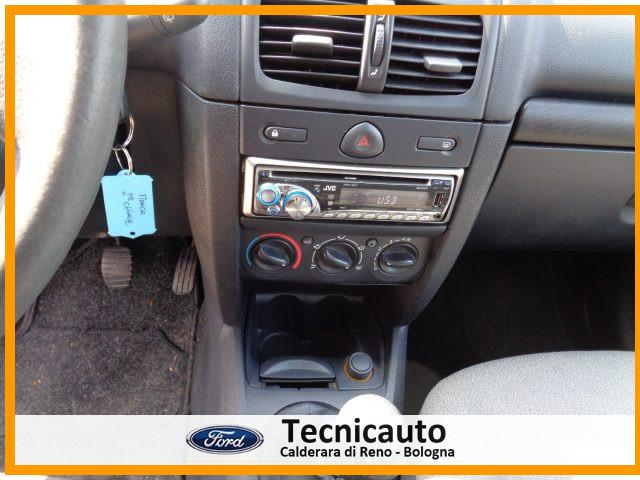 RENAULT Clio 1.2 16V cat 5 porte Confort