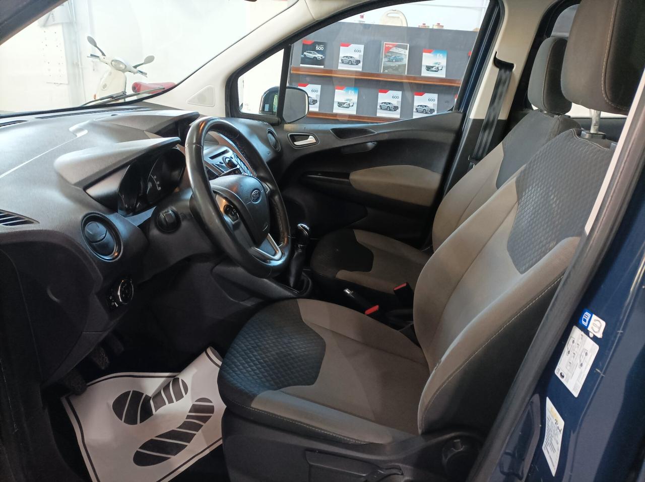 Ford Tourneo Courier 1.0 EcoBoos SOLO 24000KM