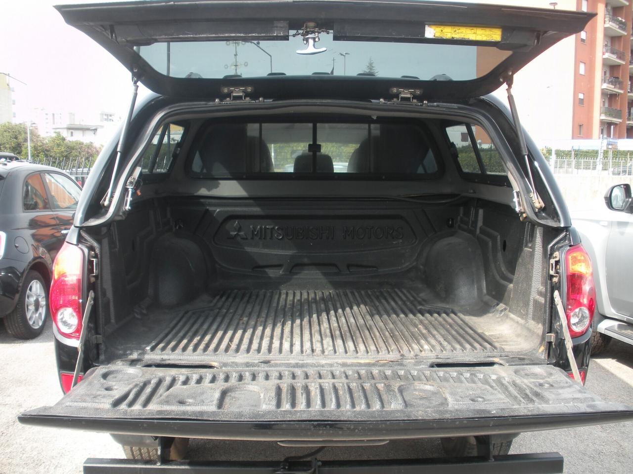 Mitsubishi L200 2.5 DI-D/136CV Double Cab Intense ''terrainer''