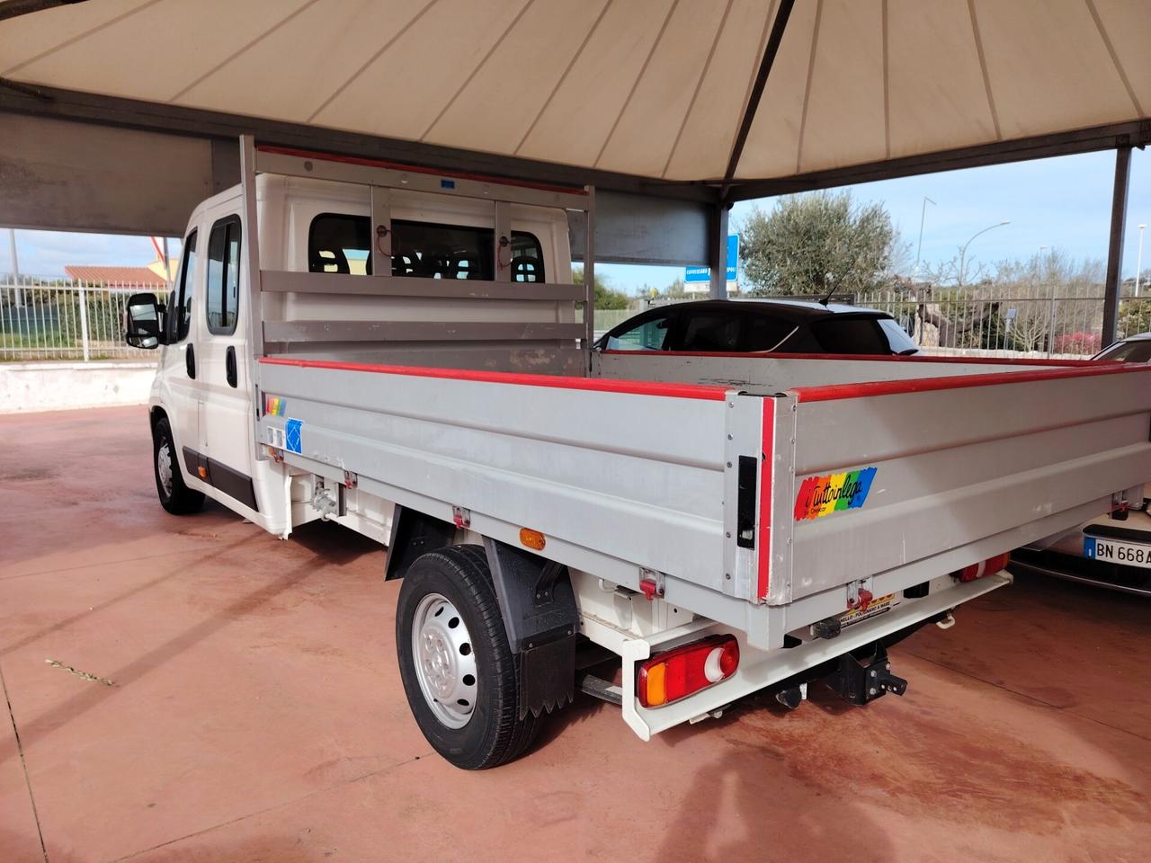 Peugeot boxer cassonato 7 posti iva esposta 2020