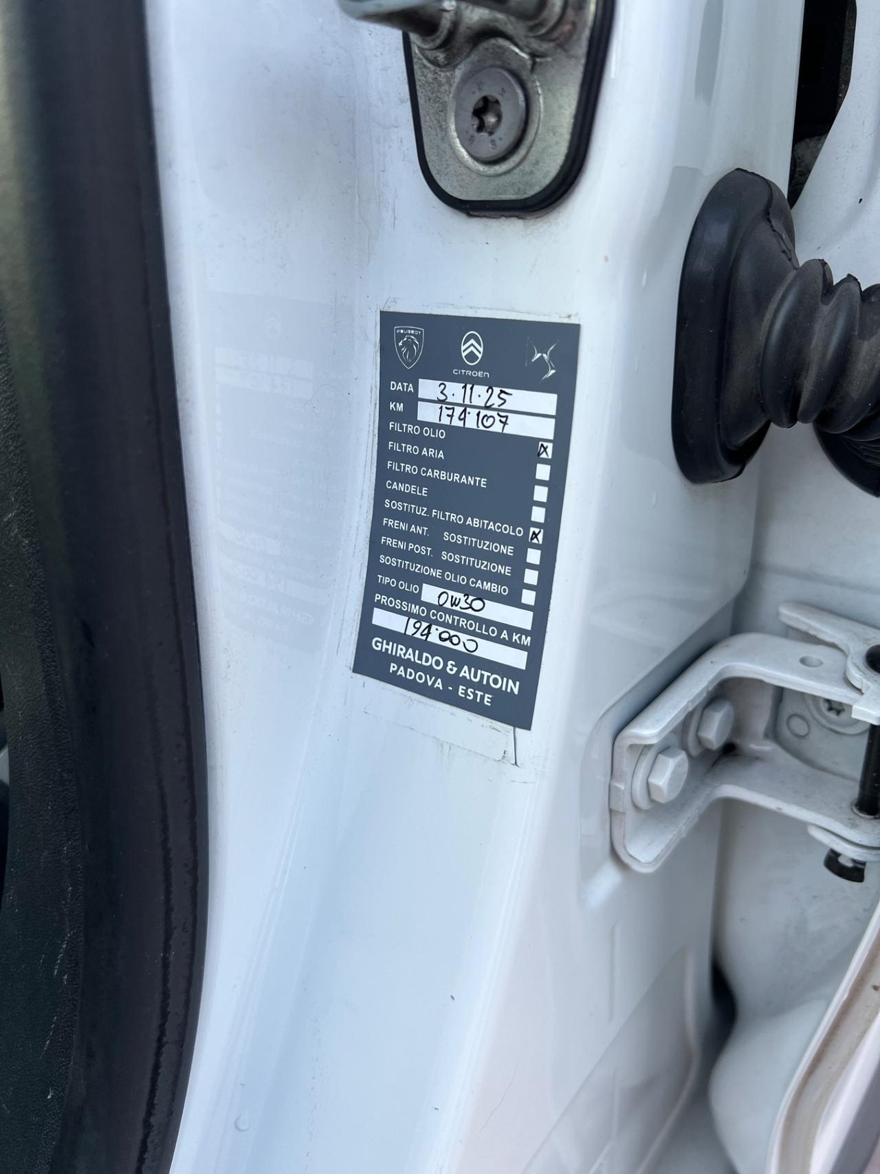 Peugeot 2008 BlueHDi 100 S&S Allure