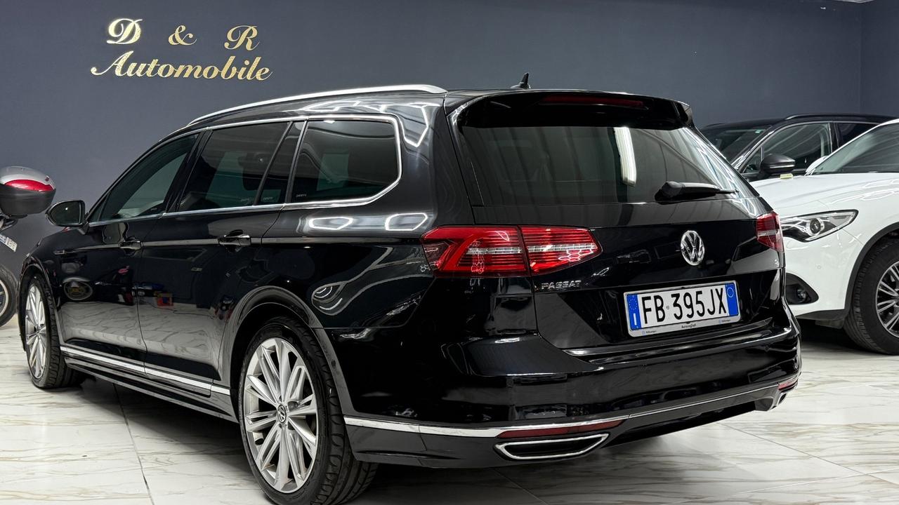 Volkswagen Passat R-LINE 2.0 BiTDI 240CV 4MOTION DSG Executive BMT
