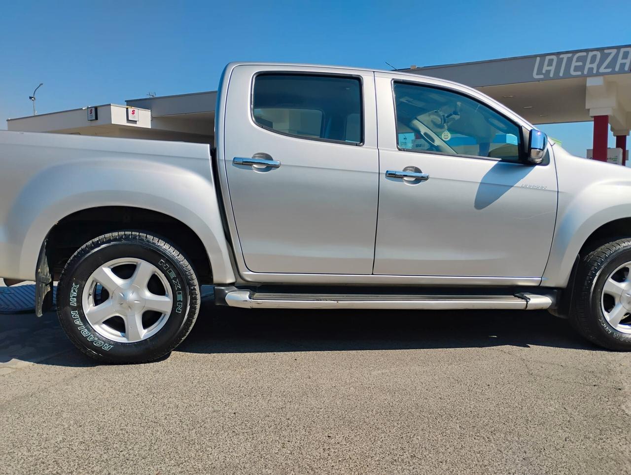 Isuzu D-Max 2.5 Dop Cab Quasar A/T 4WD GANCIO TRAINO
