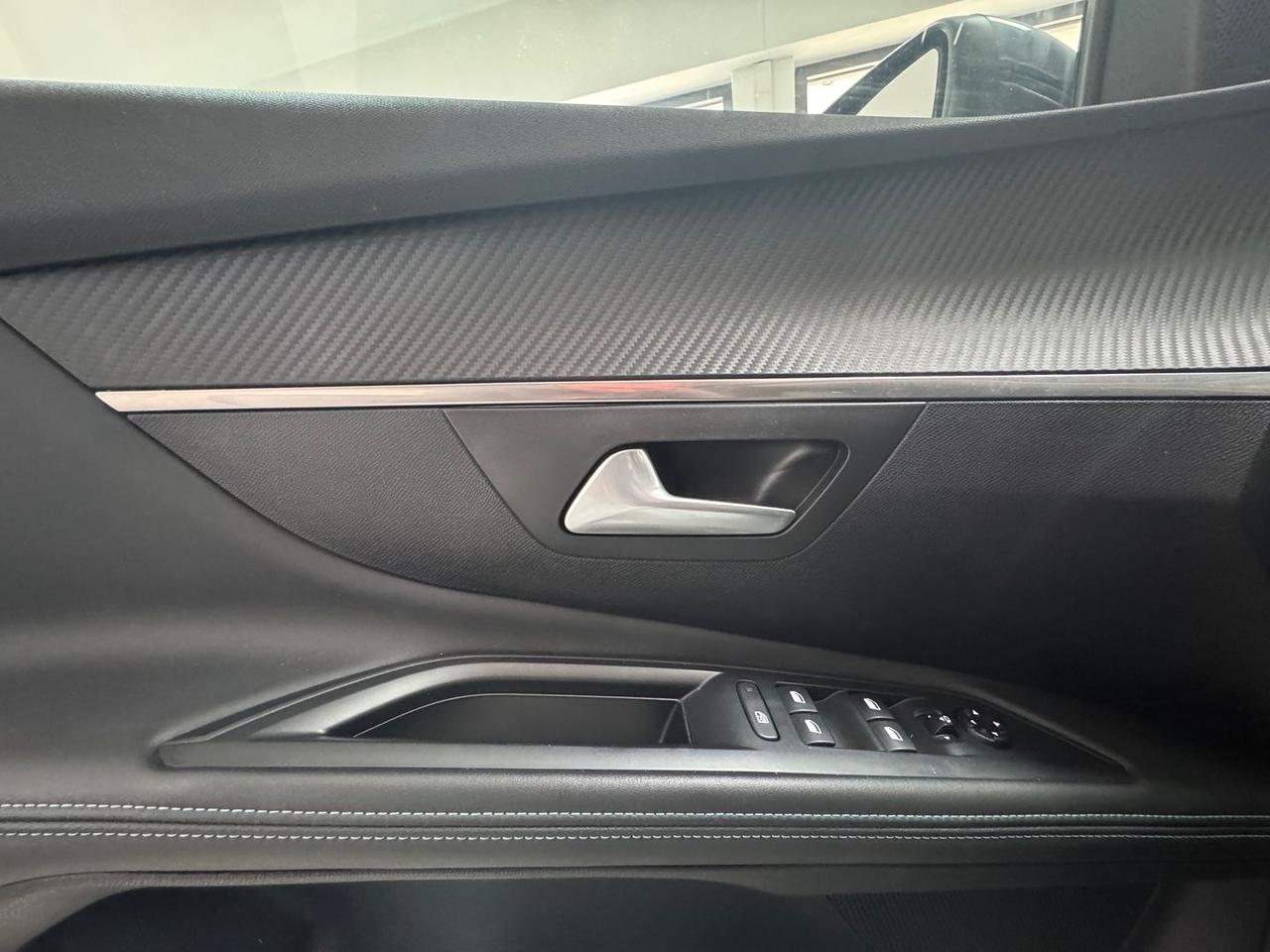 Peugeot 5008 Allure 1.5 Blue HDI 130 #5923