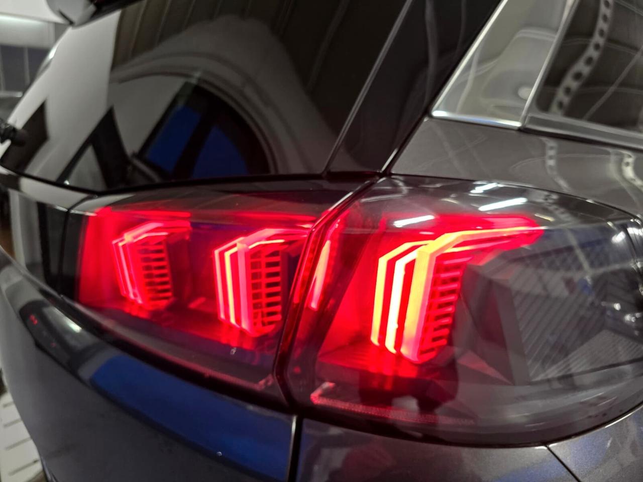 Peugeot 5008 BlueHDi 180 S&S EAT8 Allure Pack