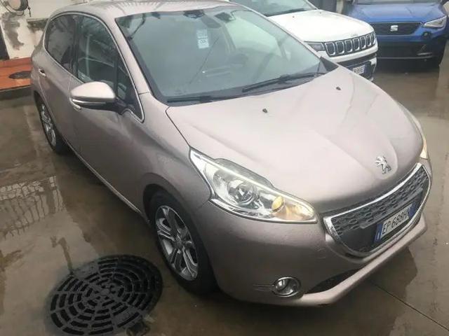 PEUGEOT 208 1.2 VTi 82 CV 5 porte Allure