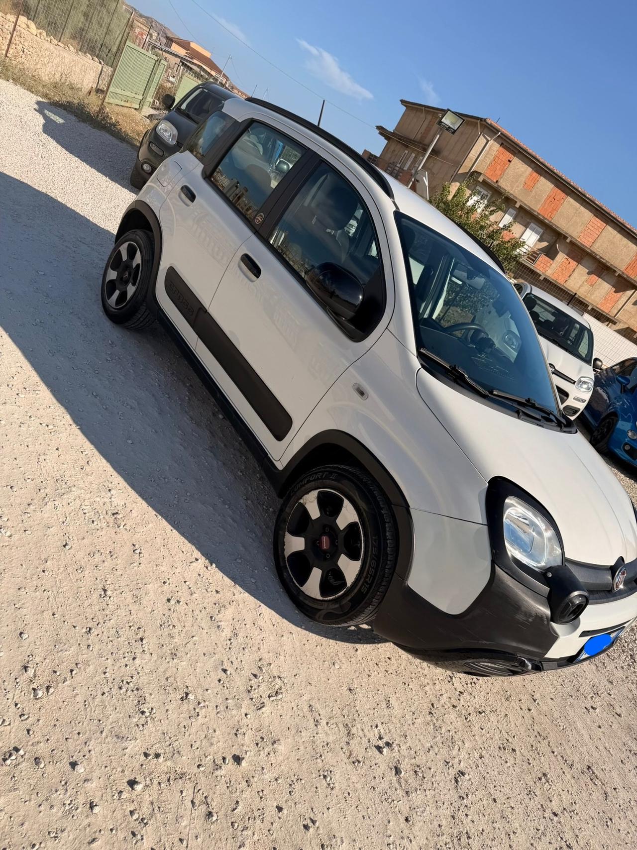 Fiat Panda allestimento Cross 1.2 benzina e GPL anno 2020