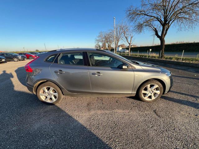 VOLVO V40 Cross Country D2 1.6 Momentum