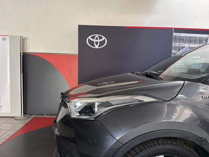 Toyota C-HR 1.8 Hybrid E-CVT Trend