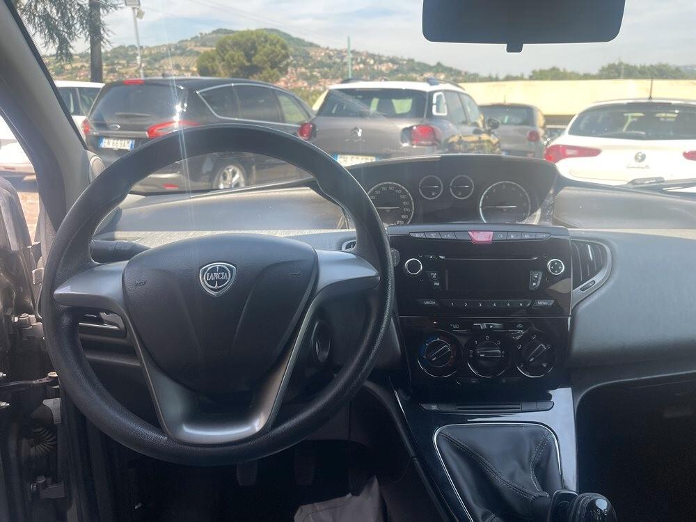 Lancia Ypsilon 0.9 TwinAir 85 CV 5 porte Metano Ecochic Gold
