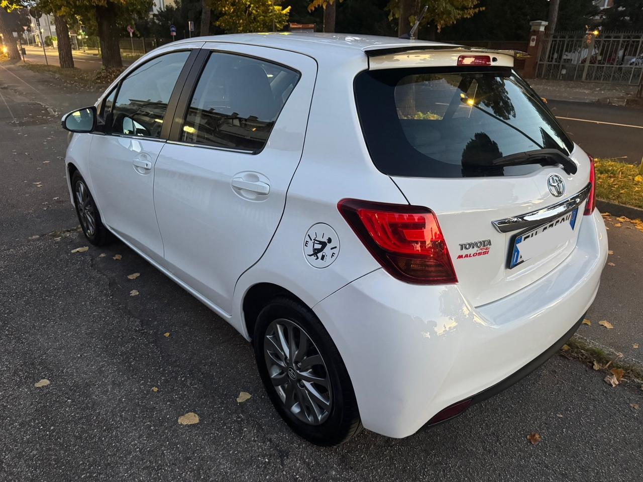 Toyota Yaris 1.0 5 porte neopaten garanzia 12 mesi
