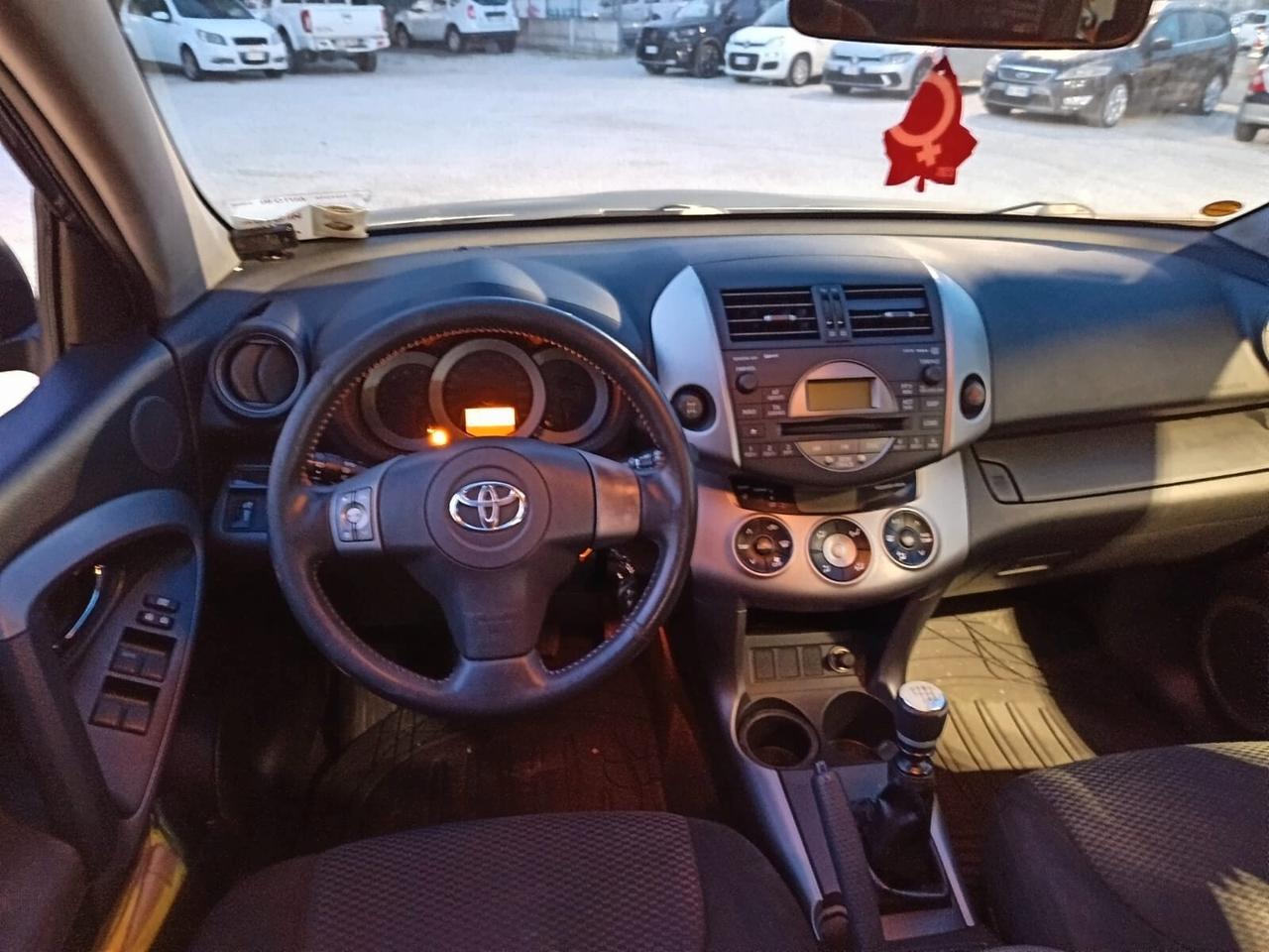 Toyota RAV4 2.2 D-4D 4WD Tua Da 93 Euro al Mese