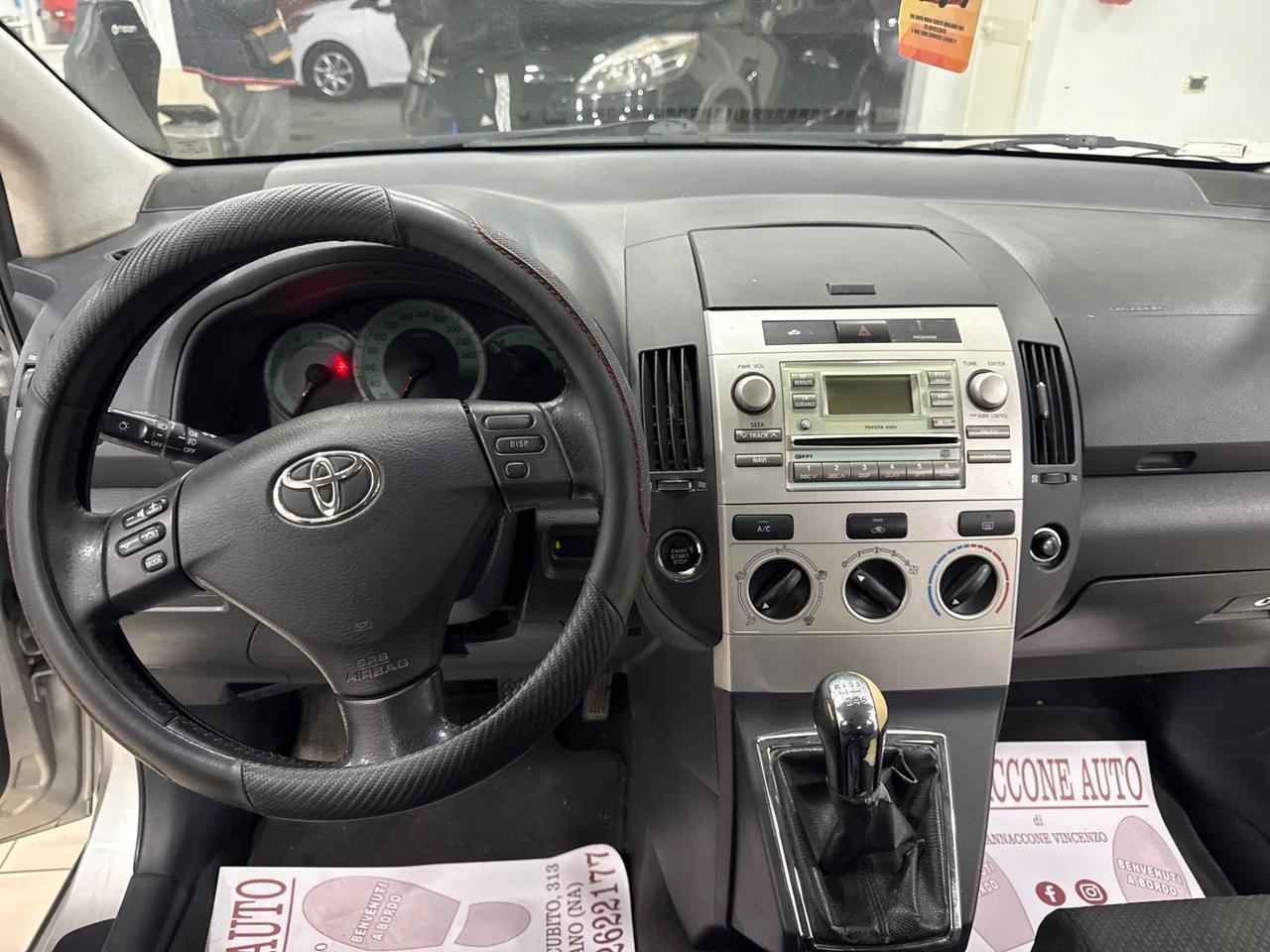 Toyota Corolla Verso 2.2 136cv