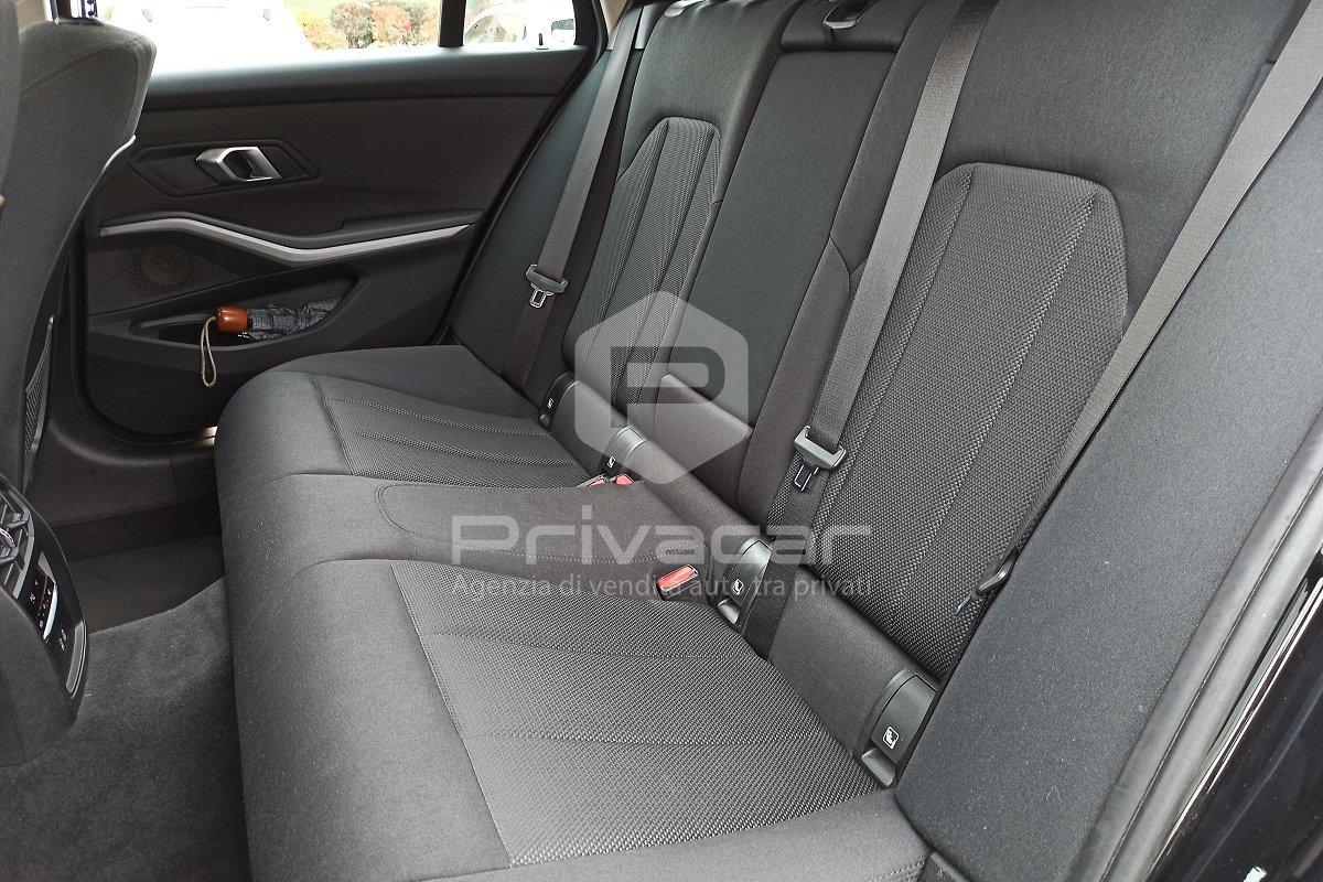 BMW 320d 48V Touring Business Advantage