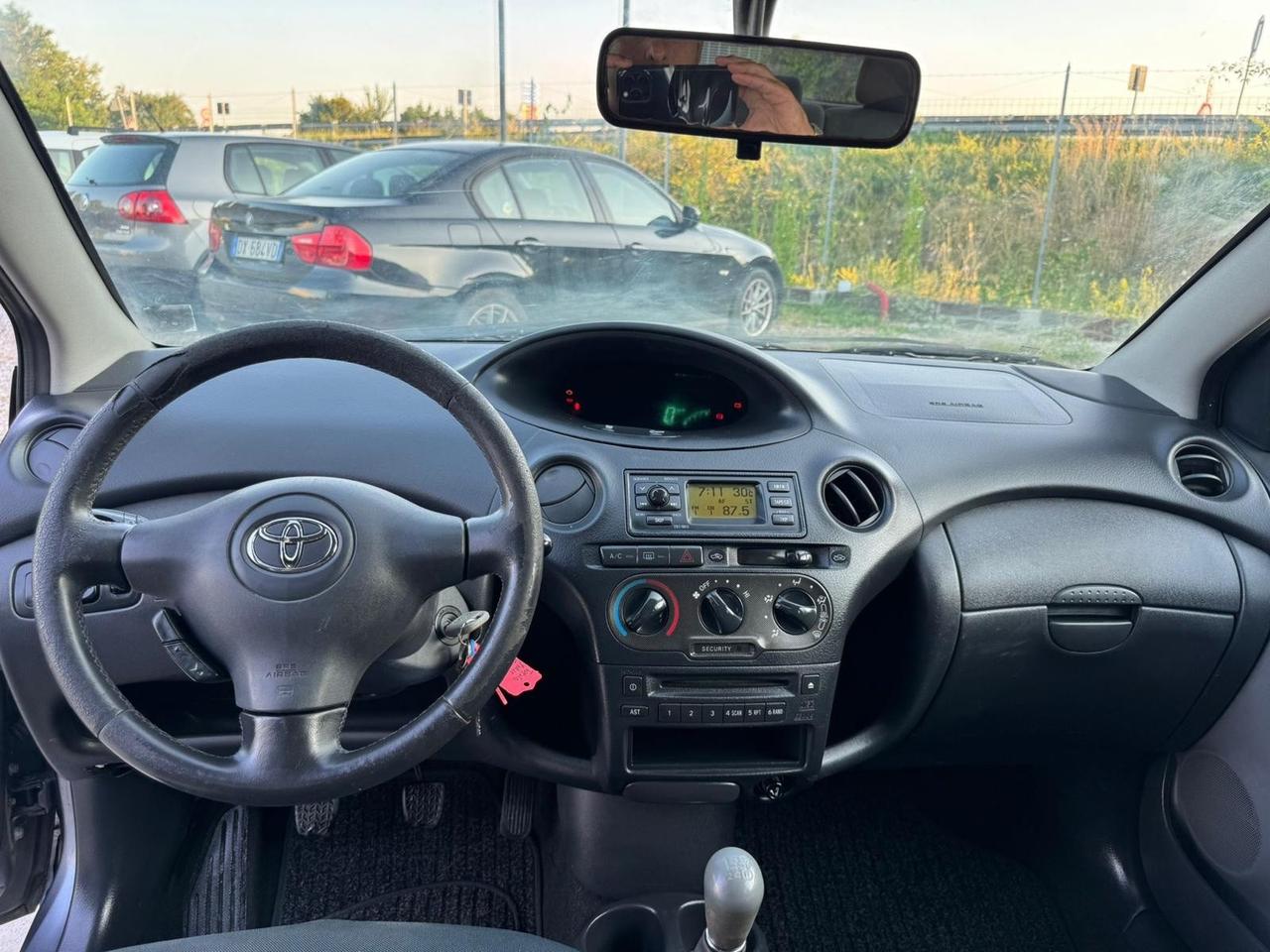 Toyota Yaris 1.0i 16V cat 3 porte Sol