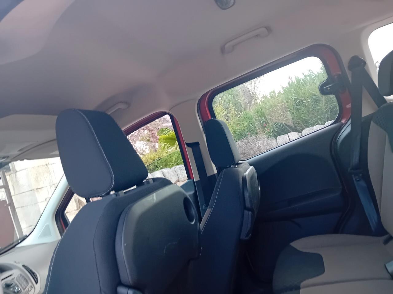 Ford Tourneo Courier 1.0 EcoBoost 100 CV Titanium