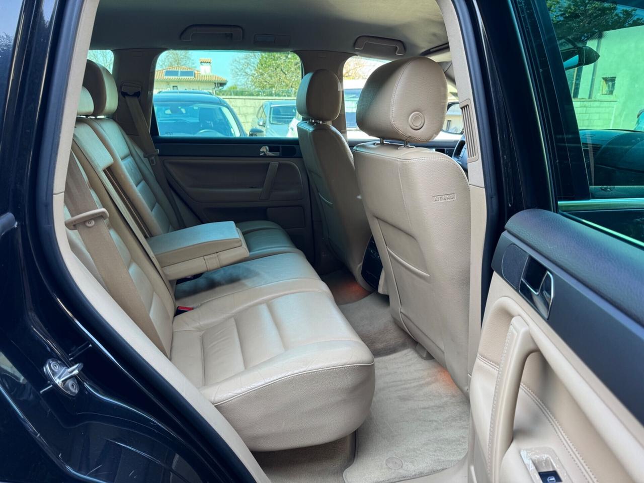 Volkswagen Touareg 3.0/240CV V6 TDI DPF tip. Executive