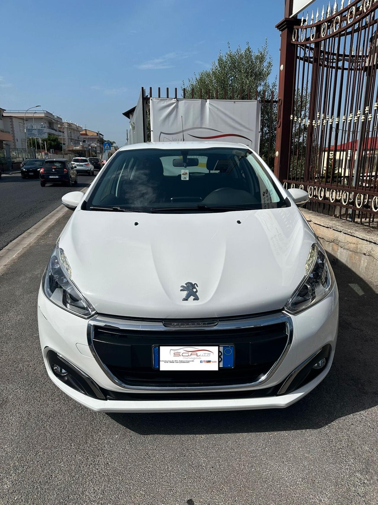 Peugeot 208 PureTech 82 5p. GPL Allure