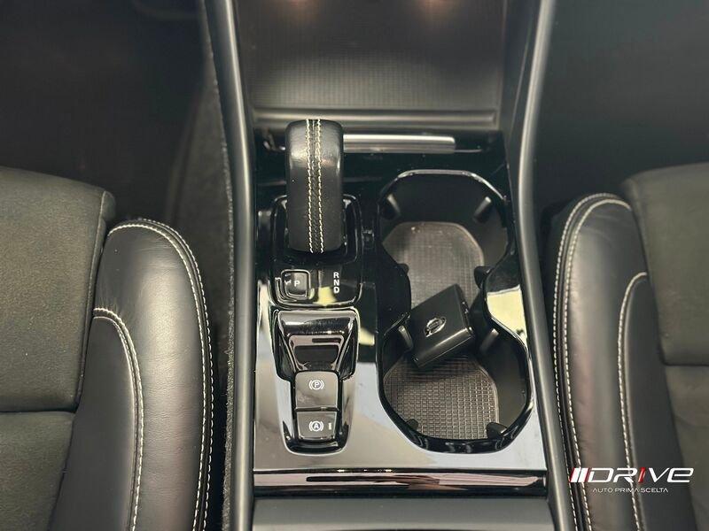 Volvo XC40 XC40 B4 AWD Geartronic R-design