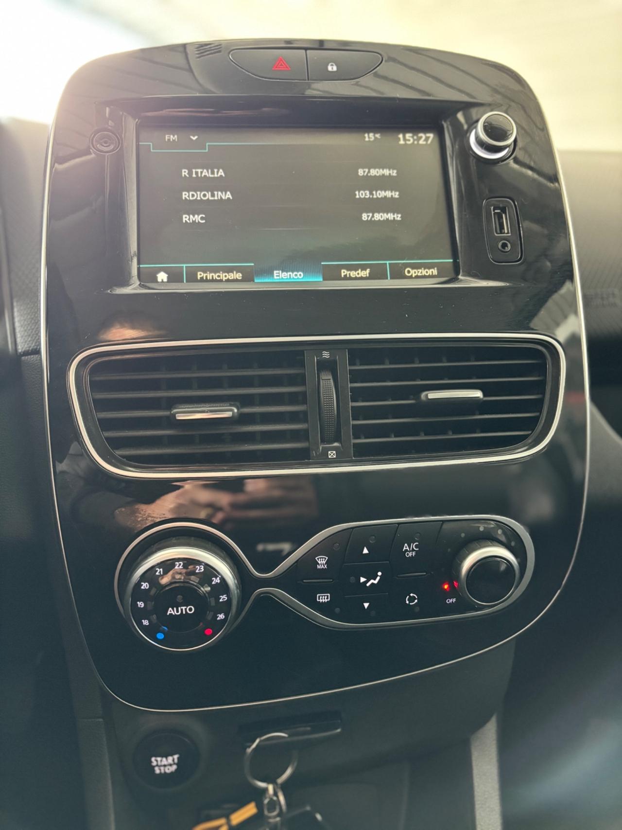 Renault Clio TCe 12V 90 CV 5 porte Moschino Intens