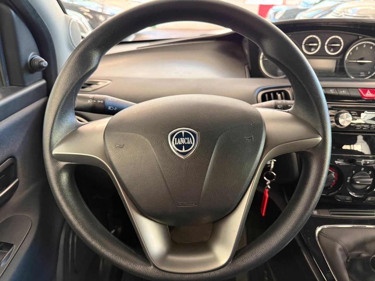 Lancia Ypsilon 1.2 69 CV 5 porte Elefantino