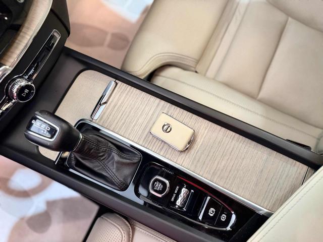 VOLVO XC60 D5 AWD Geartronic Inscription