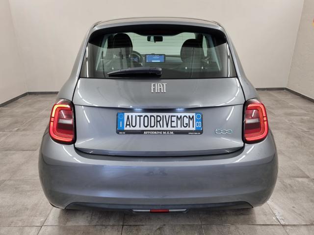 FIAT 500e 3+1 42 kWh La Prima