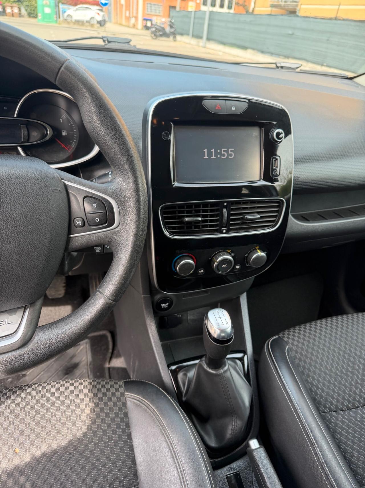 Renault Clio Sporter 1.5 dci - NEOP. - NAV. - 12 MESI DI GARANZIA -