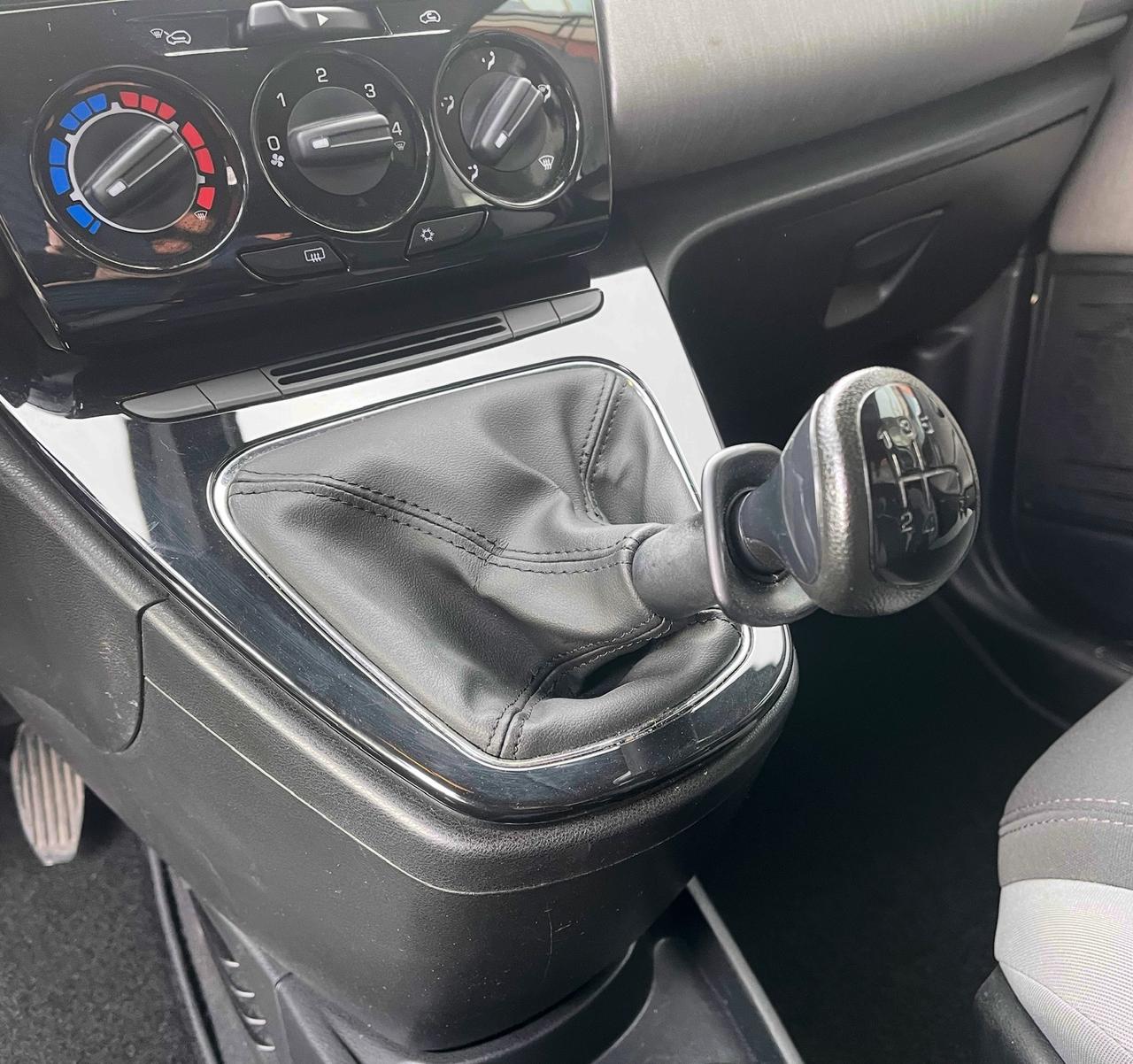 Lancia Ypsilon 1.2 69 CV5porte Silver-soloKm47500-