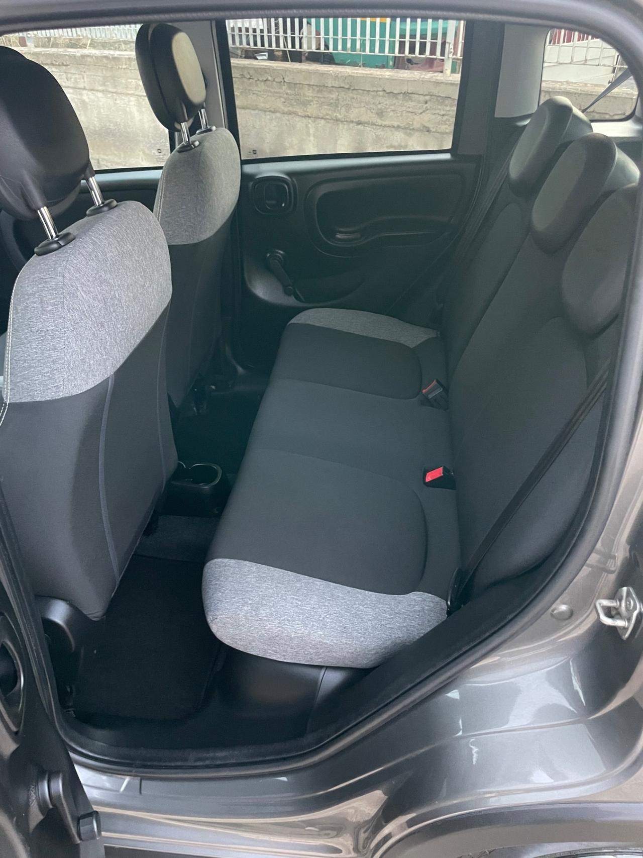 Fiat Panda 1.0 FireFly S&S Hybrid Garmin