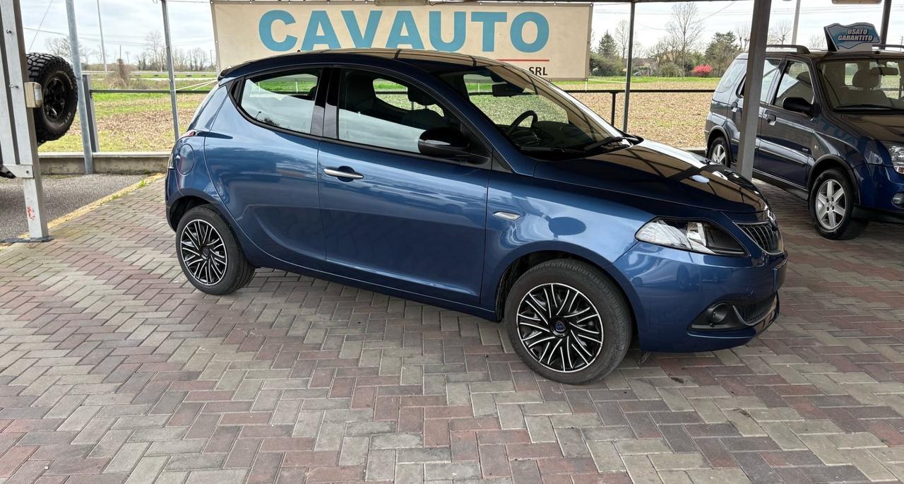 Lancia Ypsilon 1.0 FireFly 5 porte S&S Hybrid Gold Plus