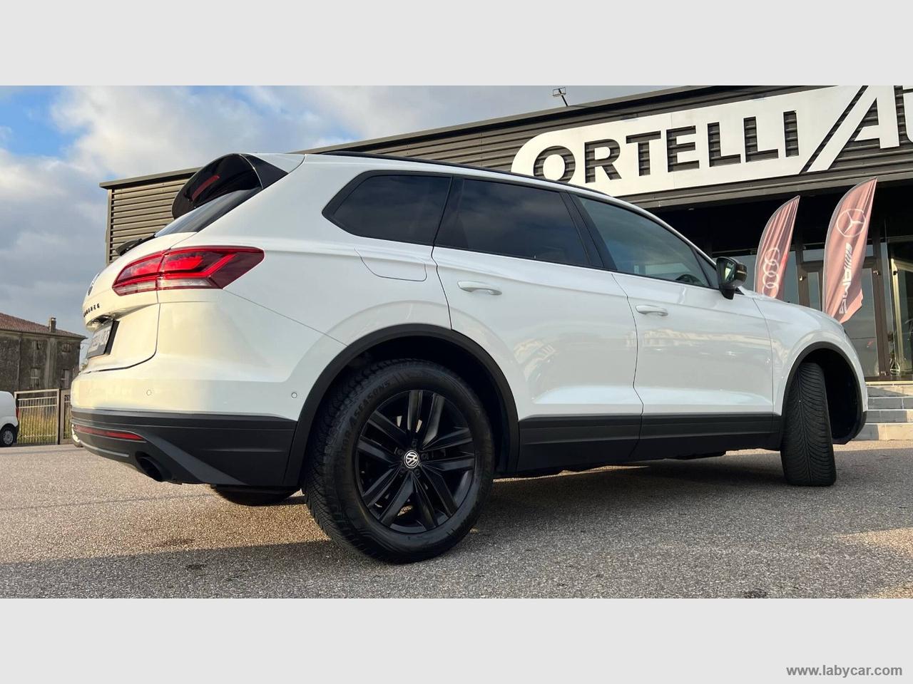 VOLKSWAGEN Touareg 3.0 TDI Black Style I.V.A. ESPOSTA