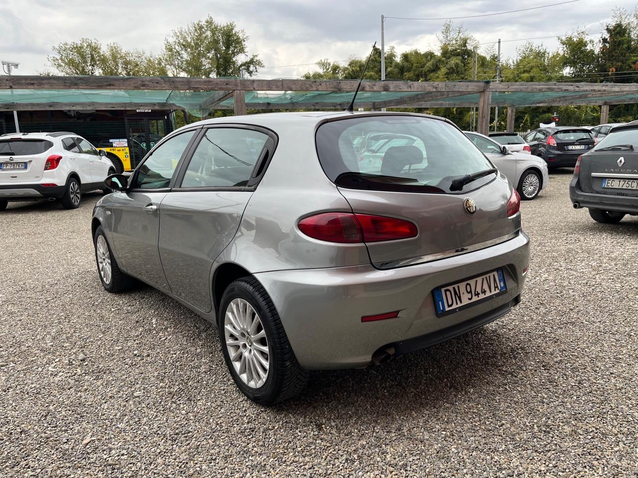 Alfa Romeo 147 1.9 JTD (120) 5 porte Distinctive