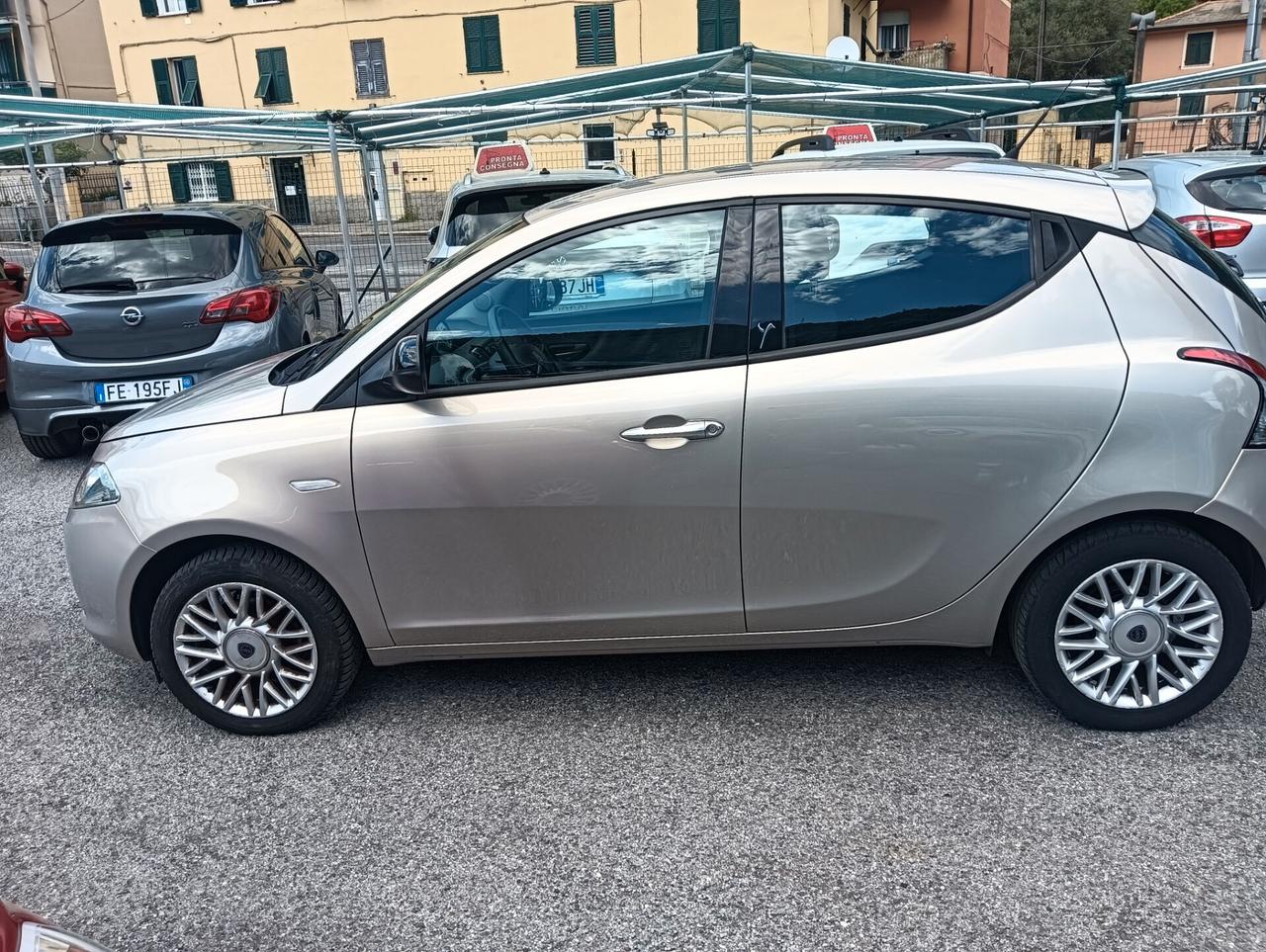 Lancia Ypsilon 1.2 69 CV 5 porte Gold