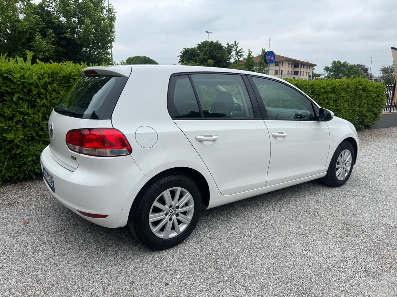 Volkswagen Golf 1.6 TDI Highline - IMPECCABILE