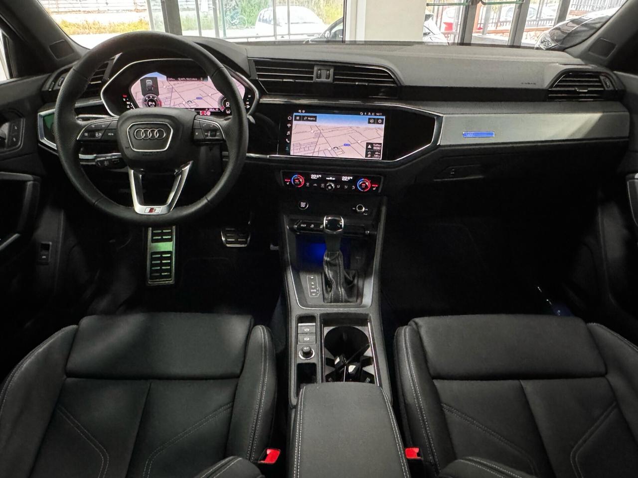 Audi Q3 35 TDI S tronic Identity Black