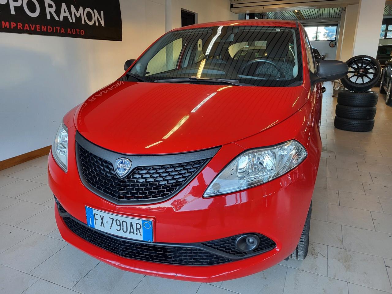 Lancia Ypsilon 1.2 69 CV 5 porte S&S Gold