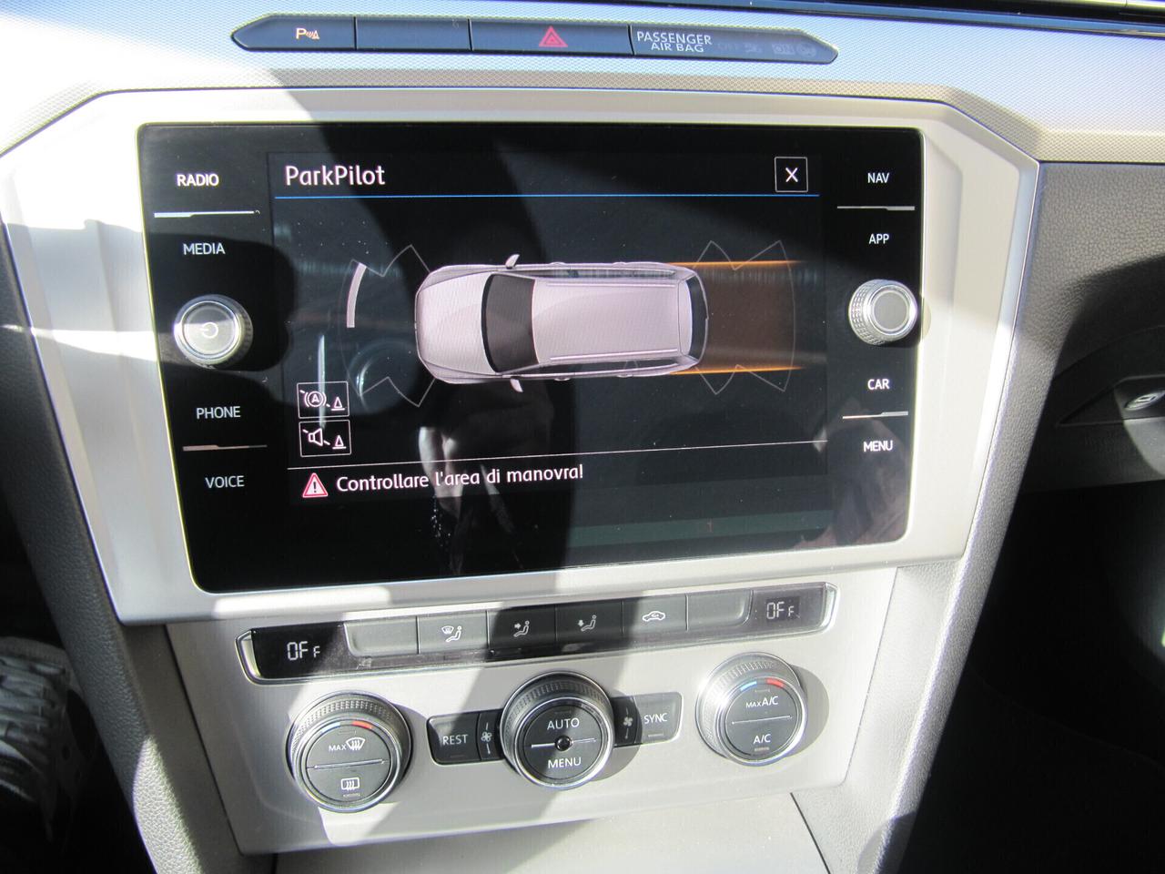 Volkswagen Passat Variant 1.6 TDI SCR DSG Business BMT - automatico