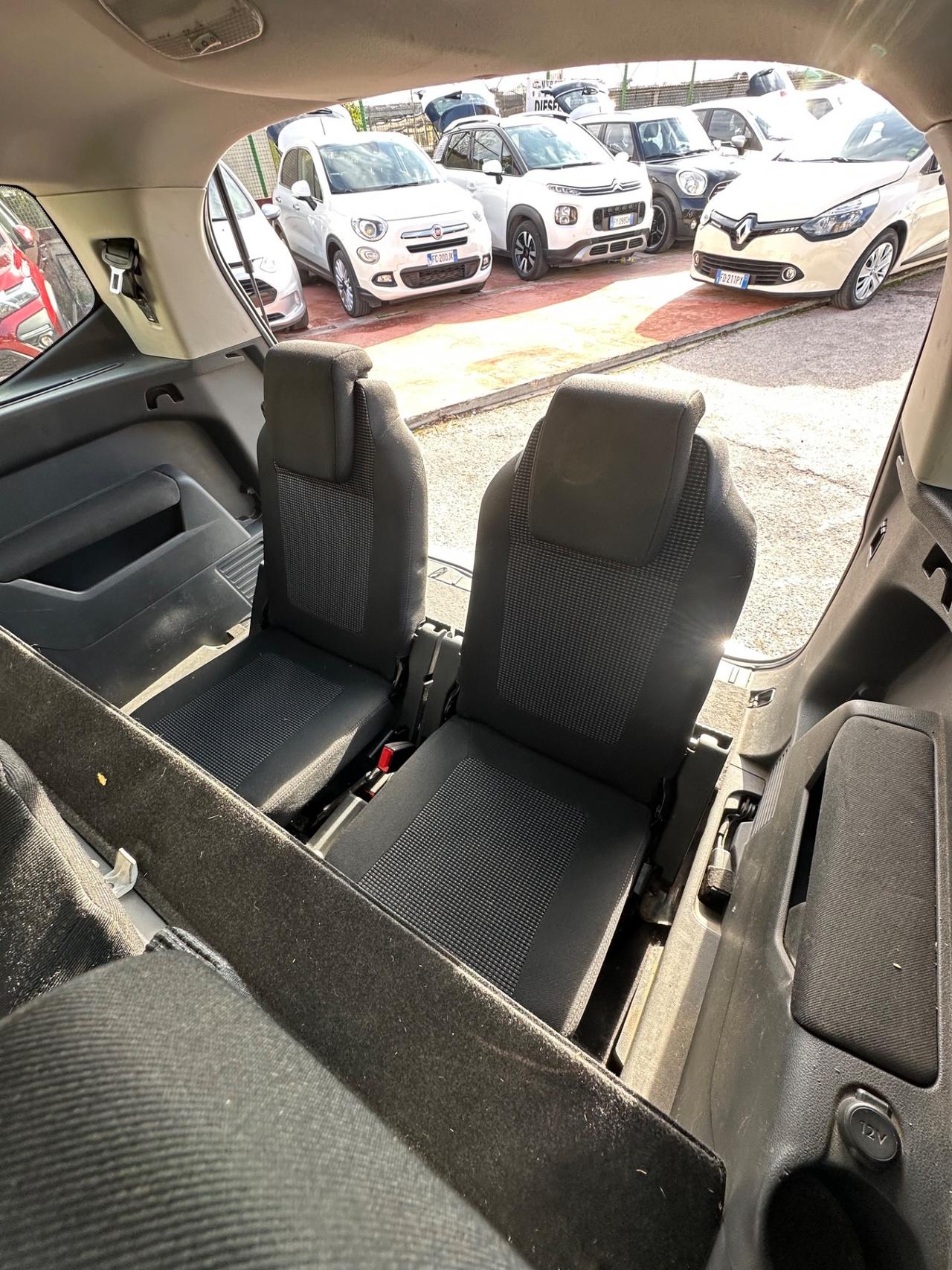 Peugeot 5008 2.0 HDi 150CV Féline