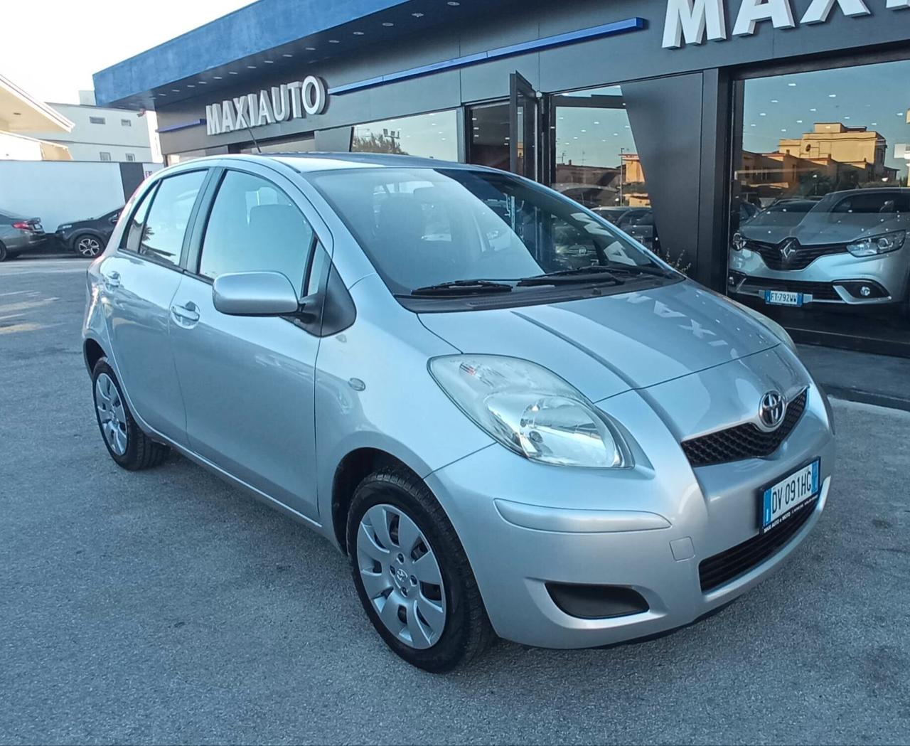 Toyota Yaris 1.0 CON 76 MILA KM