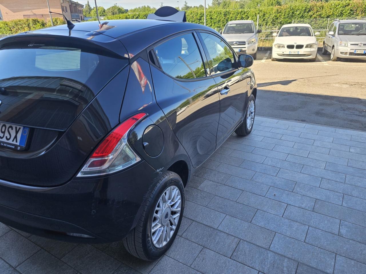 Lancia Ypsilon 0.9 TwinAir 85 CV 5 porte Metano Ecochic Gold